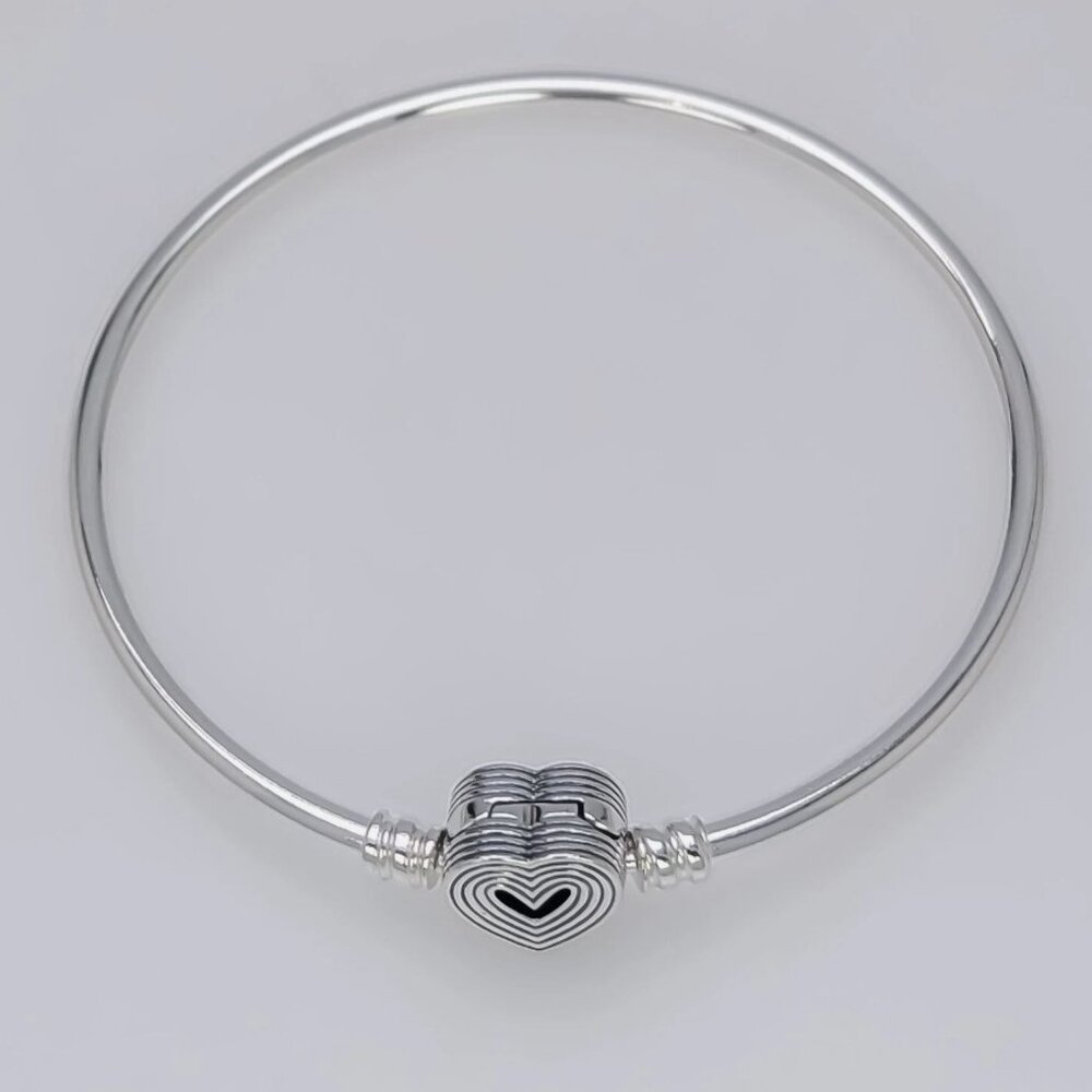 PANDORA 925 Radiating Heart Clasp Bangle Bracelet New in box Authentic Sealed